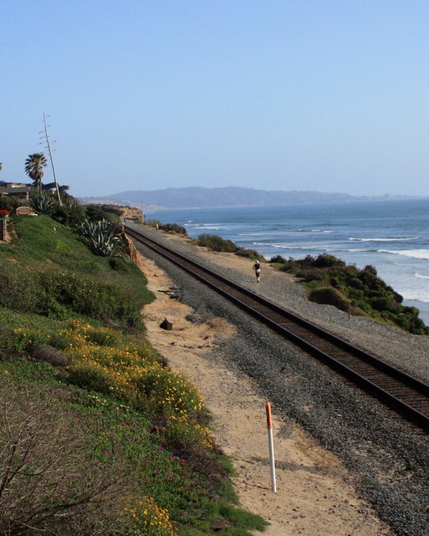 Railway line along the coastal bluff in Del Mar