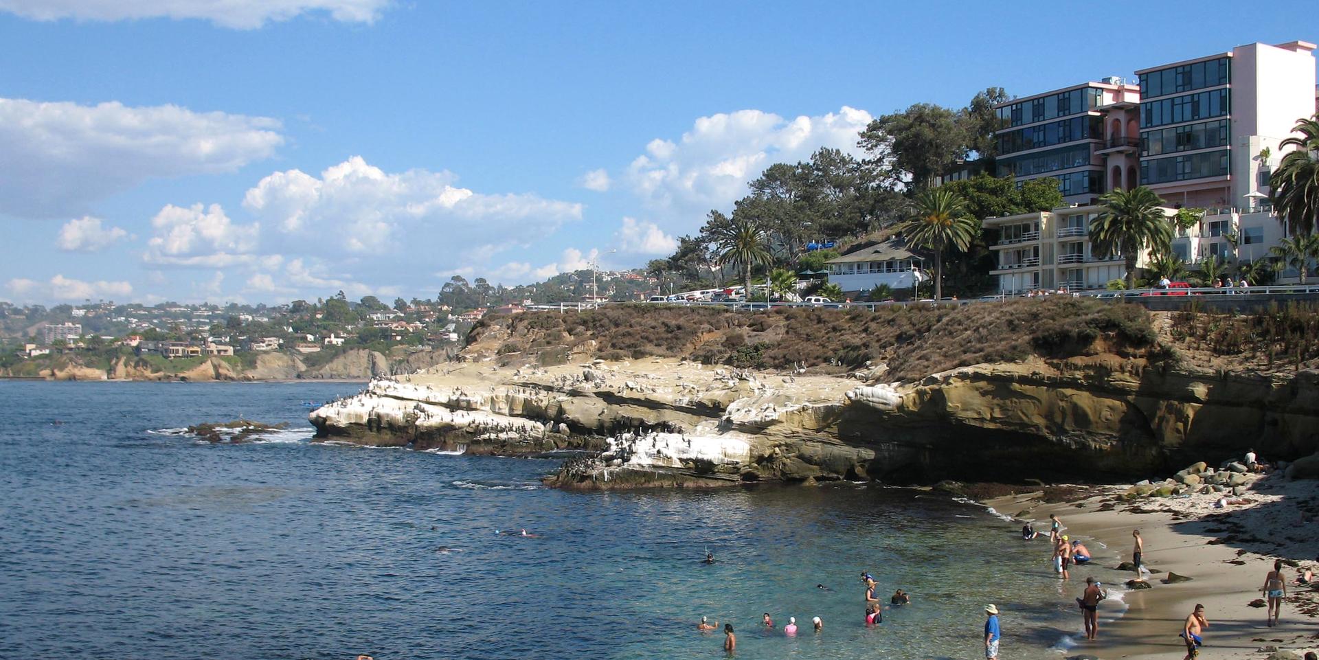 La Jolla Cove with its beach and the village above