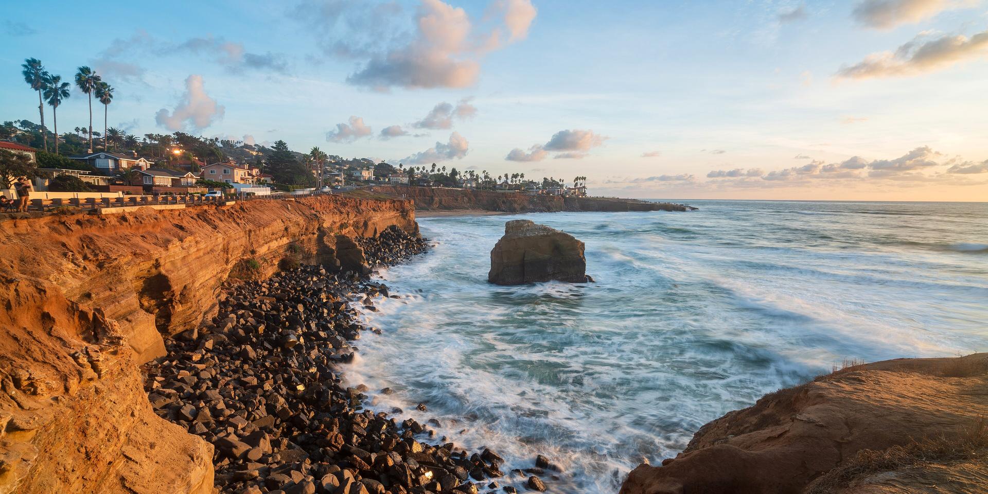 Sunset Cliffs in Point Loma at dusk